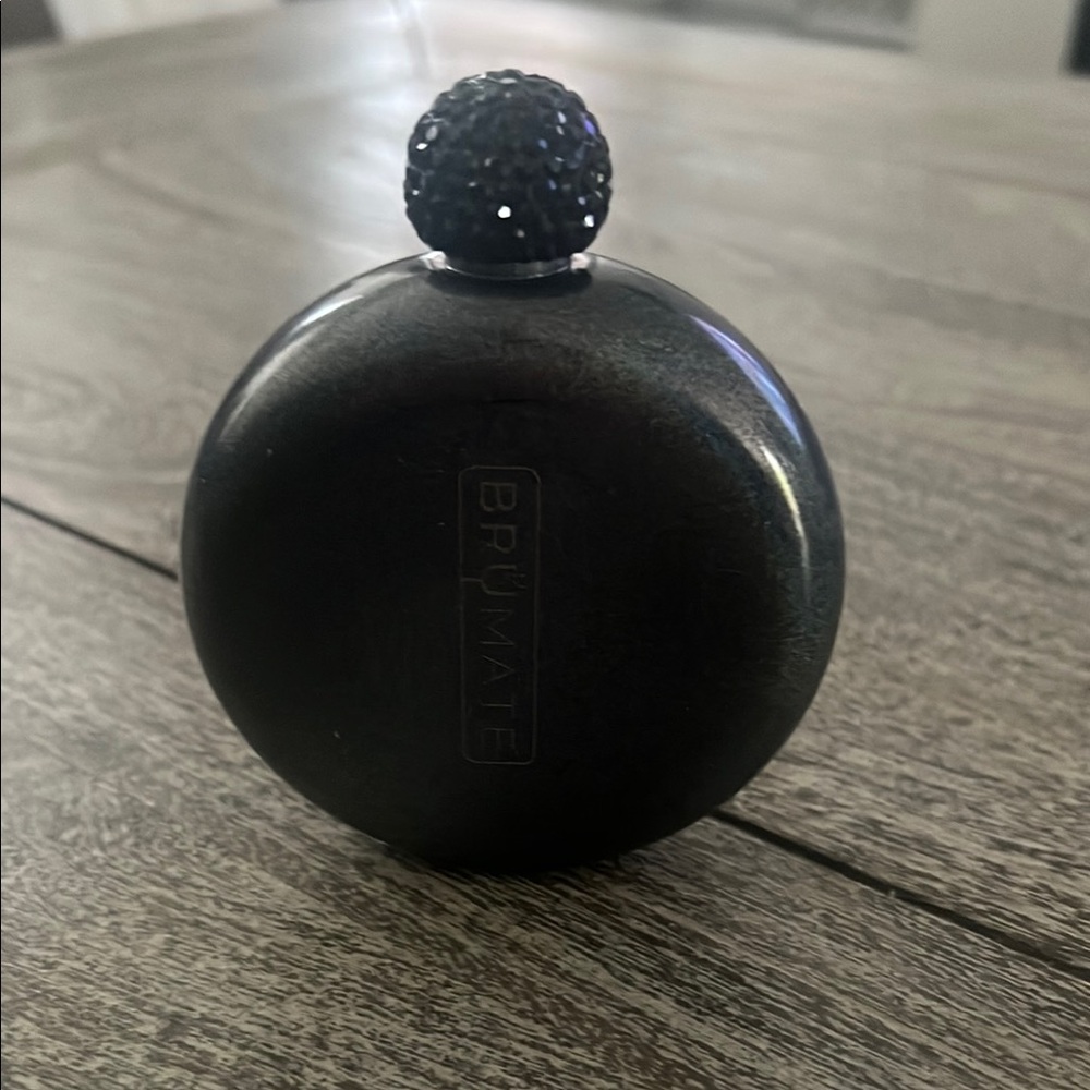 NWOT BrüMate Black Round Flask with sparkling Black Crystal Cap.